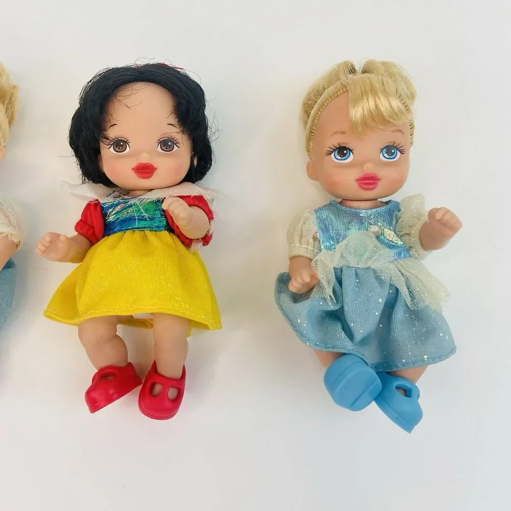 Disney Royal Nursery Princesses Snow White Sleeping Beauty Cinderella Lot of 5